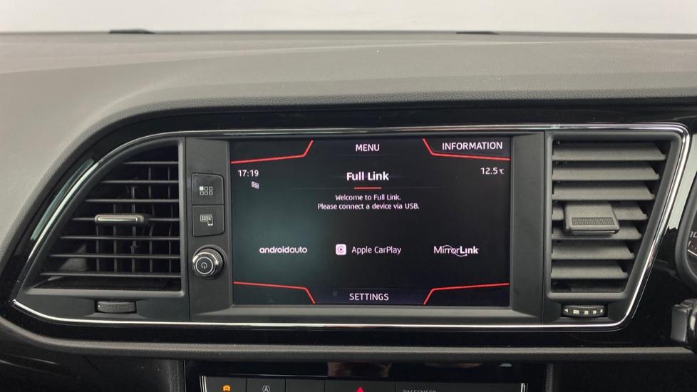 Apple Car Play & Android Auto