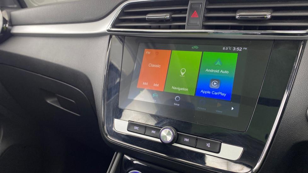 Apple Car Play & Android Auto