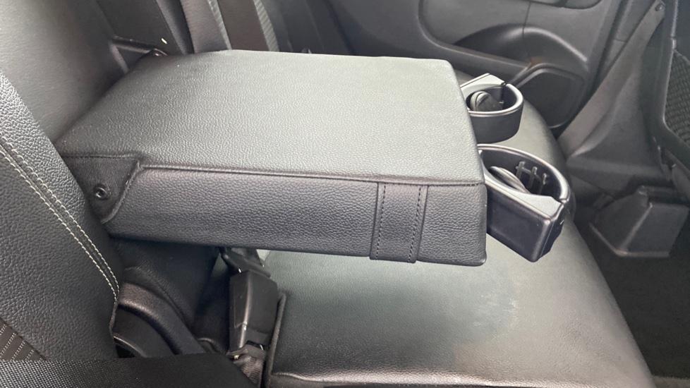 Rear Armrest/ Cup Holder