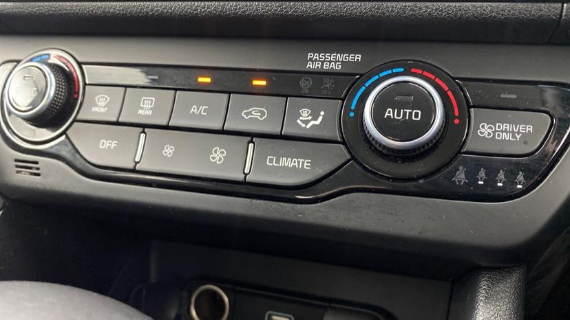 air conditioning and dual Climate control 