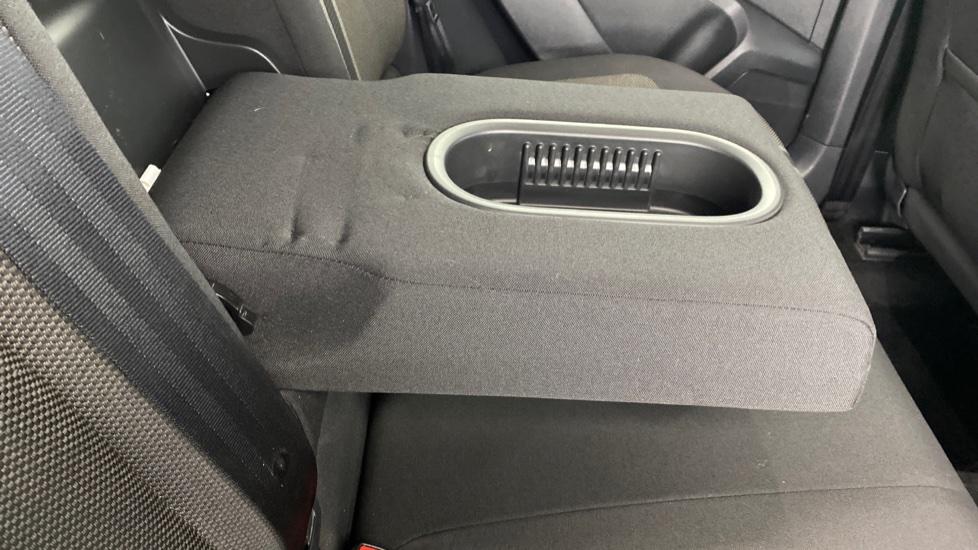 Rear Armrest/ Cup Holder