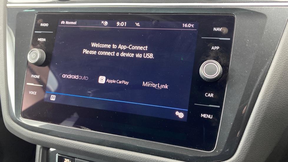 Apple Car Play & Android Auto