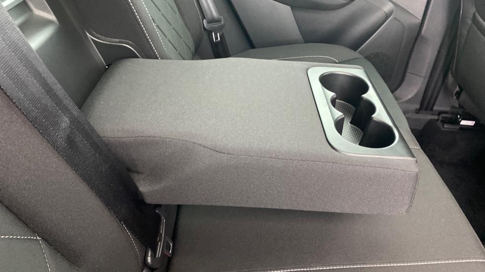 Rear Armrest/ Cup Holder