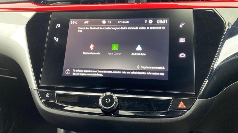 Apple Car Play & Android Auto