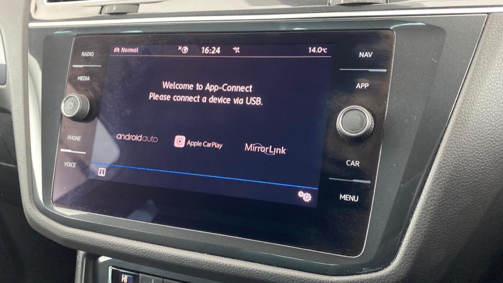 Apple Car Play & Android Auto