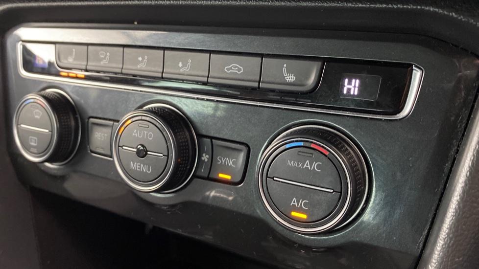 air conditioning and dual Climate control 