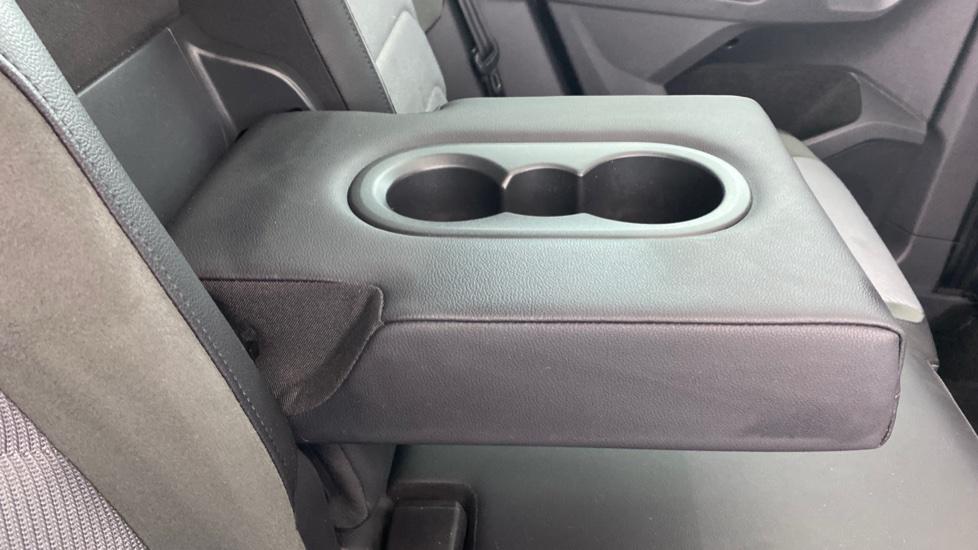 Rear Armrest/ Cup Holder