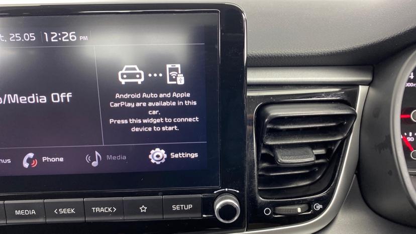 Apple Car Play & Android Auto