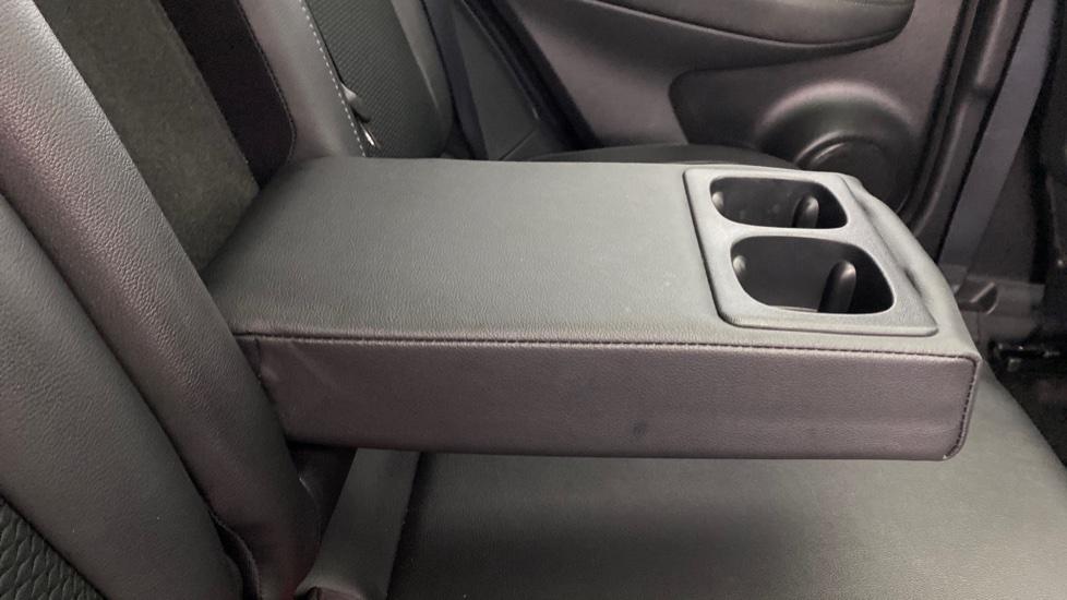 Rear Armrest/ Cup Holder