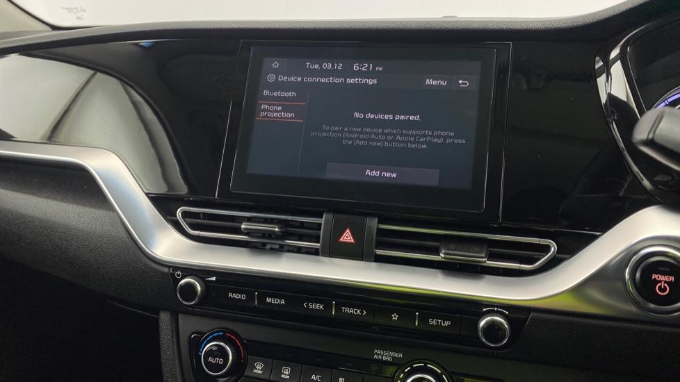 Apple Car Play & Android Auto