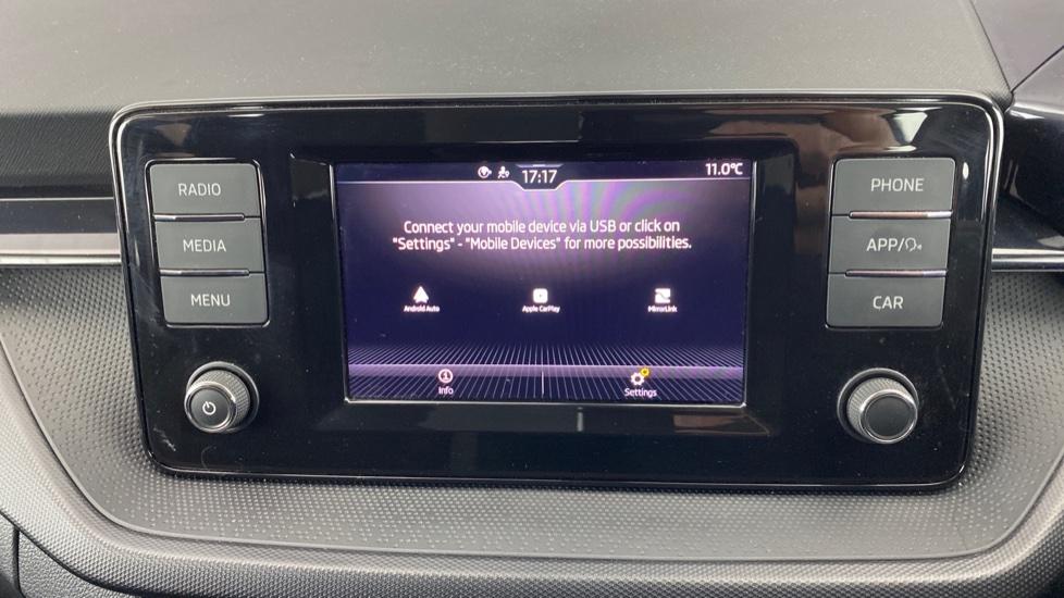 Apple Car Play & Android Auto