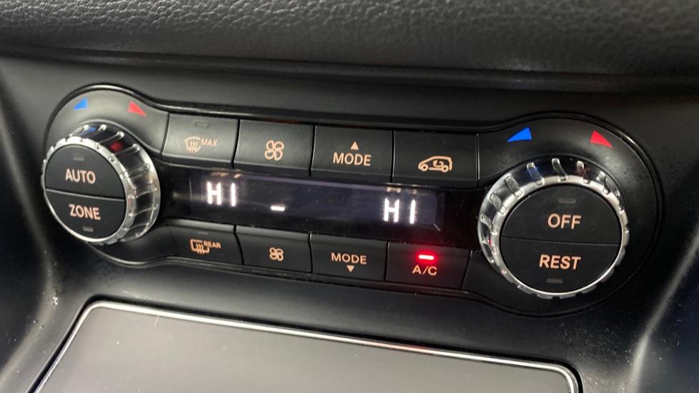 air conditioning and dual Climate control 