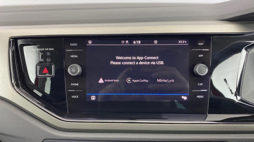 Apple Car Play & Android Auto