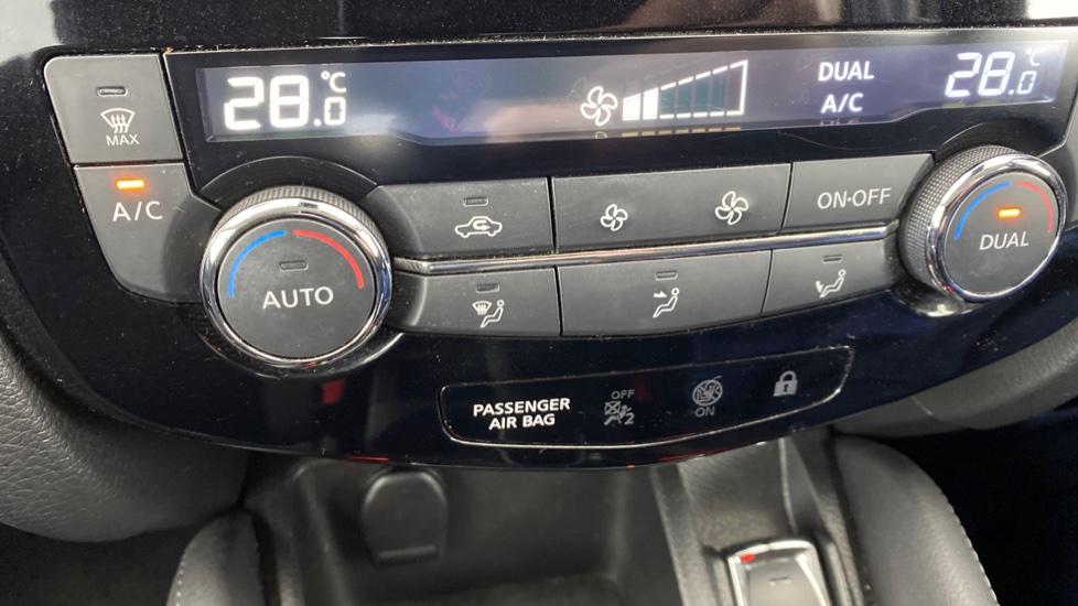 air conditioning and dual Climate control 