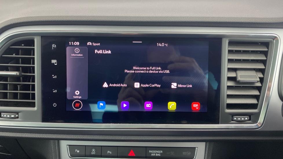 Apple Car Play & Android Auto