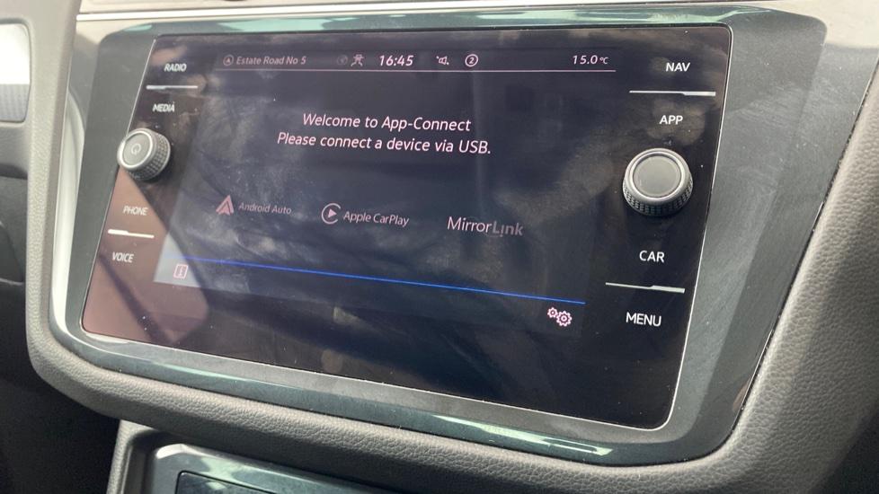 Apple Car Play & Android Auto