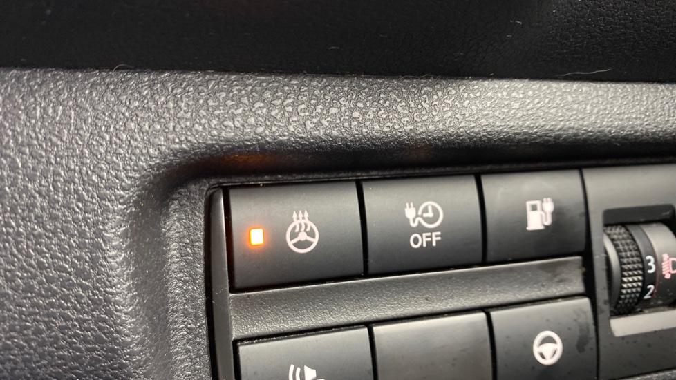 heated steering wheel 