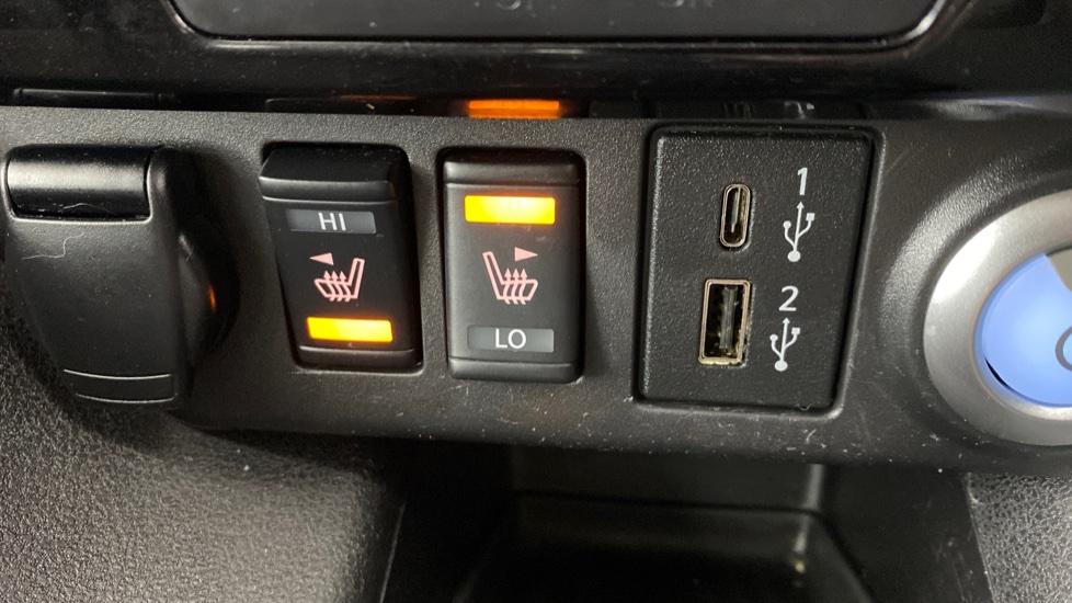 heated/cooled seats 