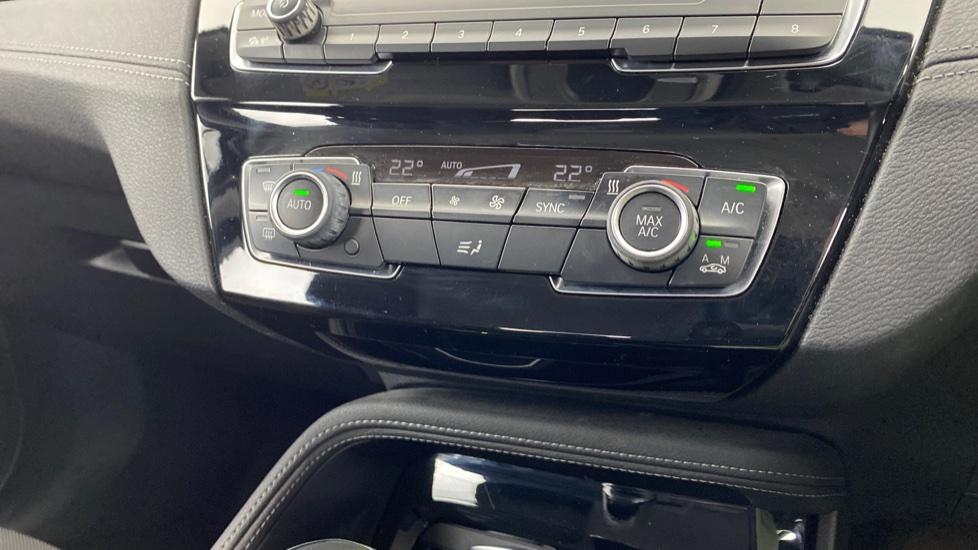 air conditioning and dual Climate control 