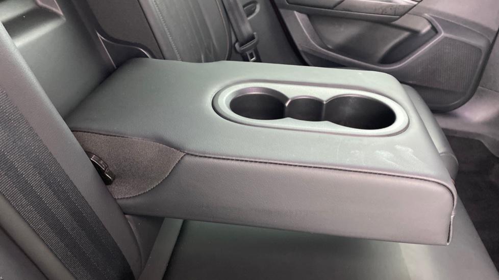 Rear Armrest/ Cup Holder