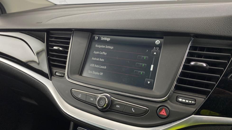 Apple Car Play & Android Auto