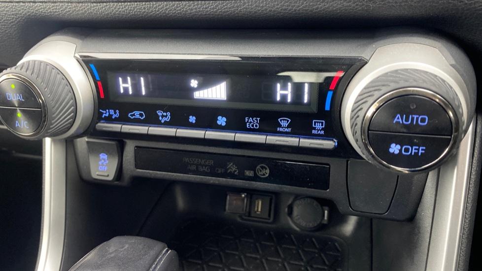 air conditioning and dual Climate control 