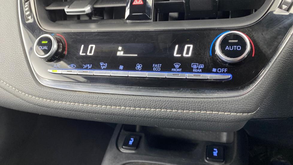 air conditioning and dual Climate control 