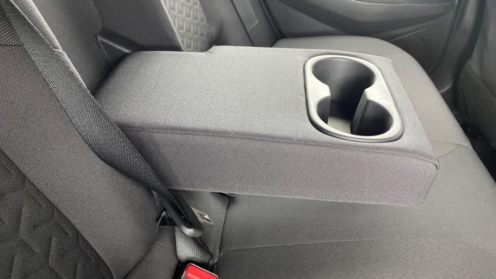 Rear Armrest/ Cup Holder