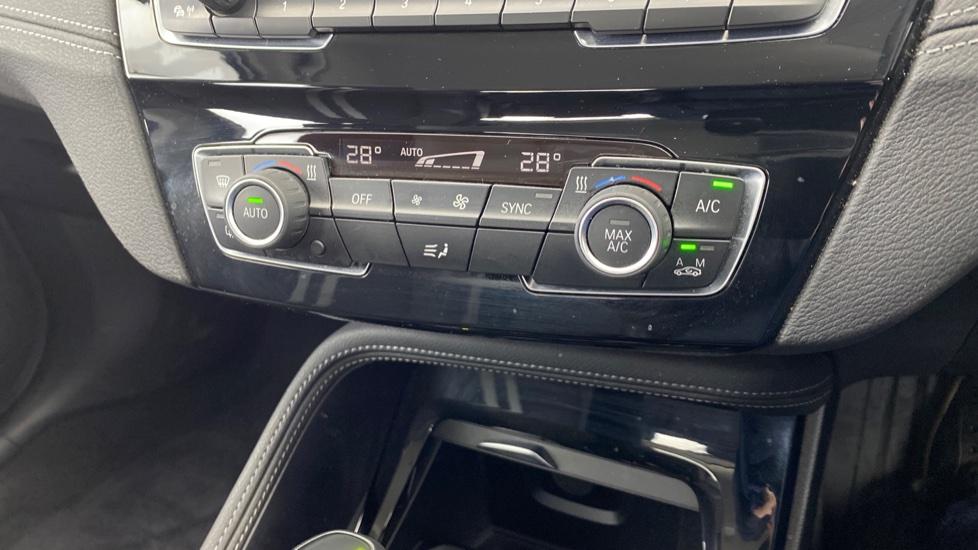 air conditioning and dual Climate control 