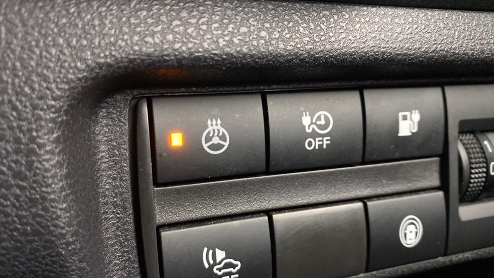 heated steering wheel 