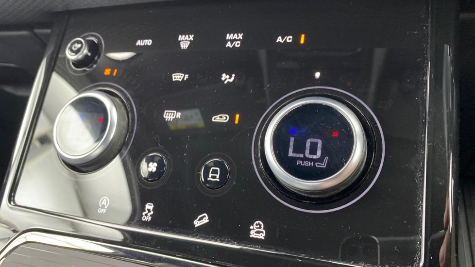 air conditioning and dual Climate control 