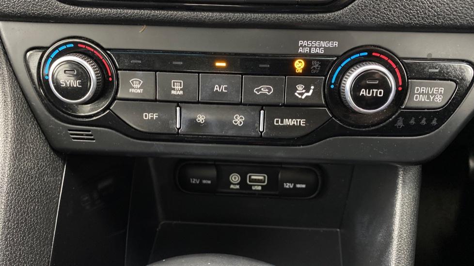 air conditioning and dual Climate control 