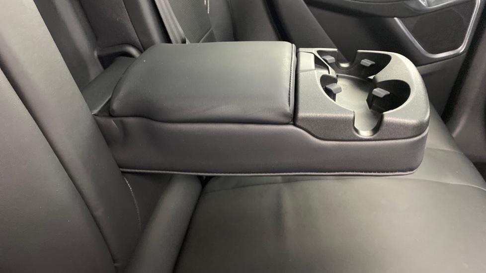 Rear Armrest/ Cup Holder