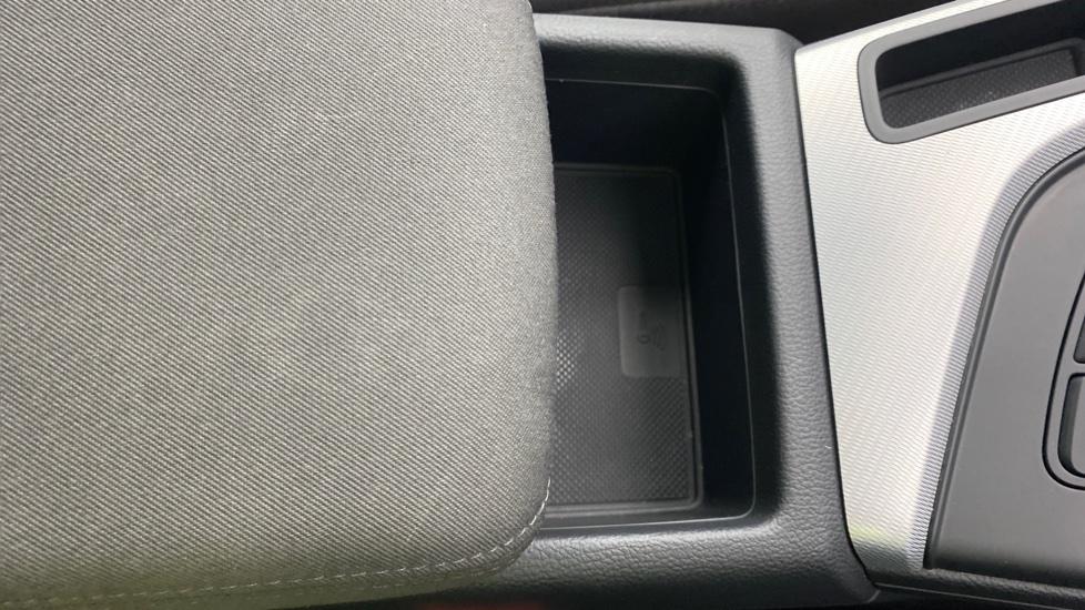 Rear Armrest/ Cup Holder