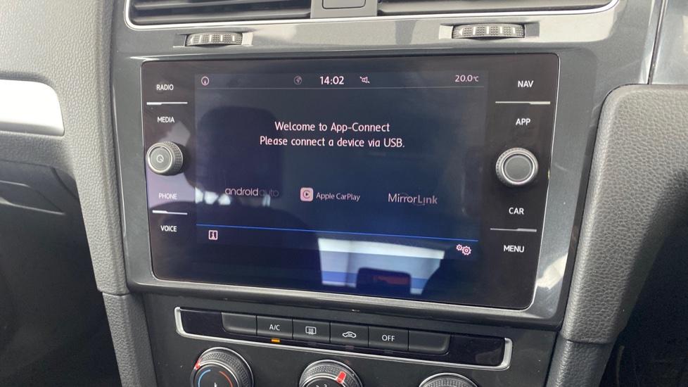 Apple Car Play & Android Auto