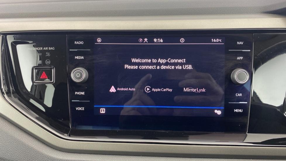 Apple Car Play & Android Auto