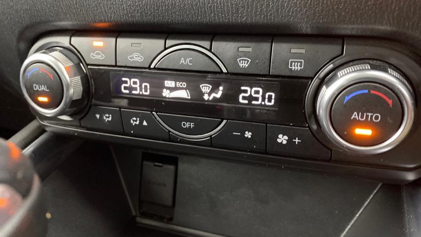 air conditioning and dual Climate control 