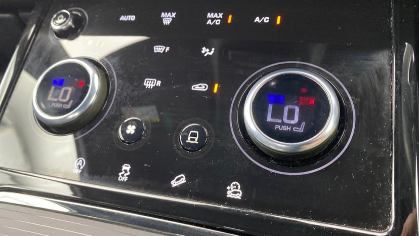 air conditioning and dual Climate control 