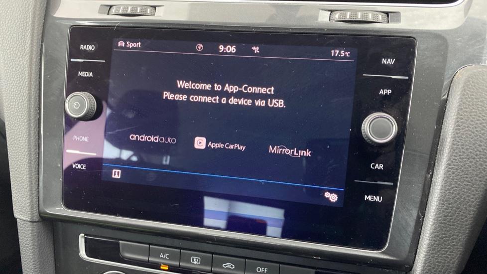 Apple Car Play & Android Auto