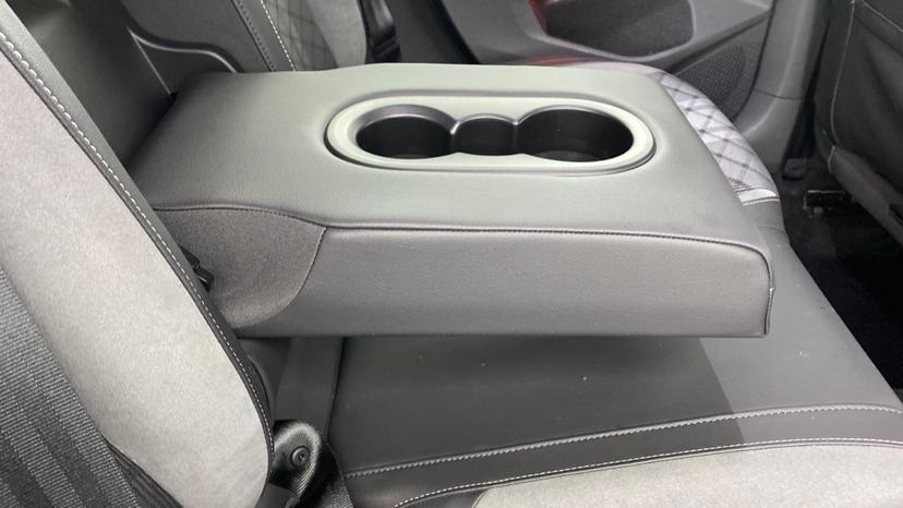 Rear Armrest/ Cup Holder