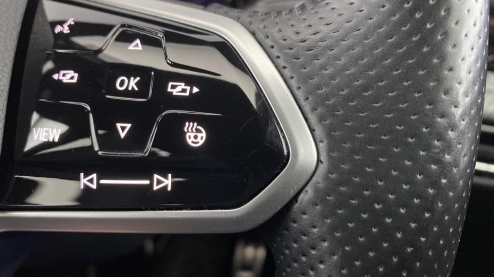 heated steering wheel 