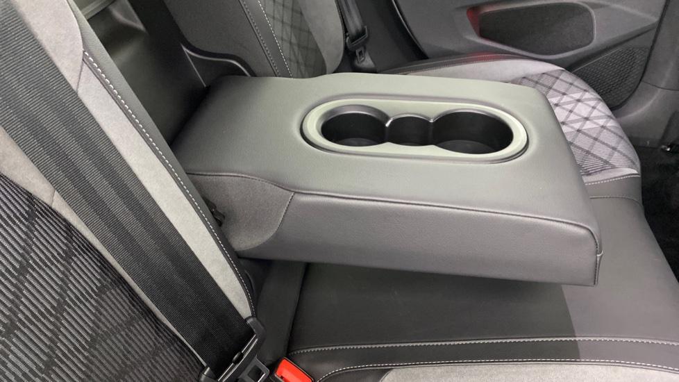 Rear Armrest/ Cup Holder