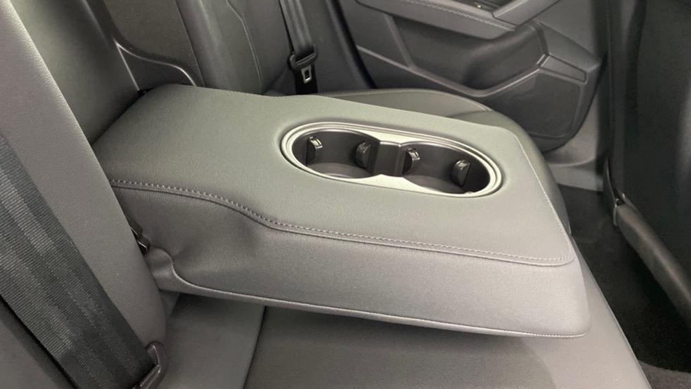 Rear Armrest/ Cup Holder