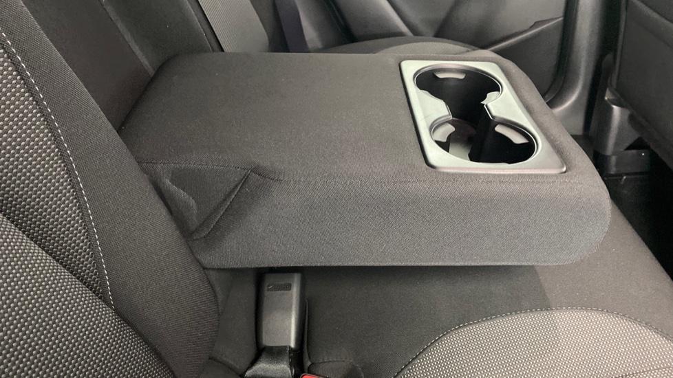 Rear Armrest/ Cup Holder