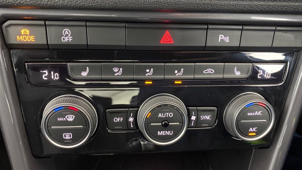 air conditioning and dual Climate control 