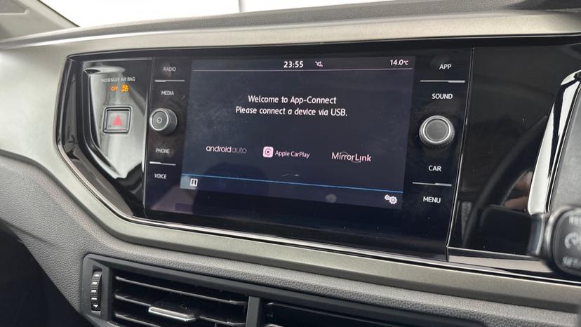 Apple CarPlay and android auto