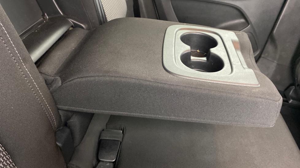 Rear Armrest/ Cup Holder