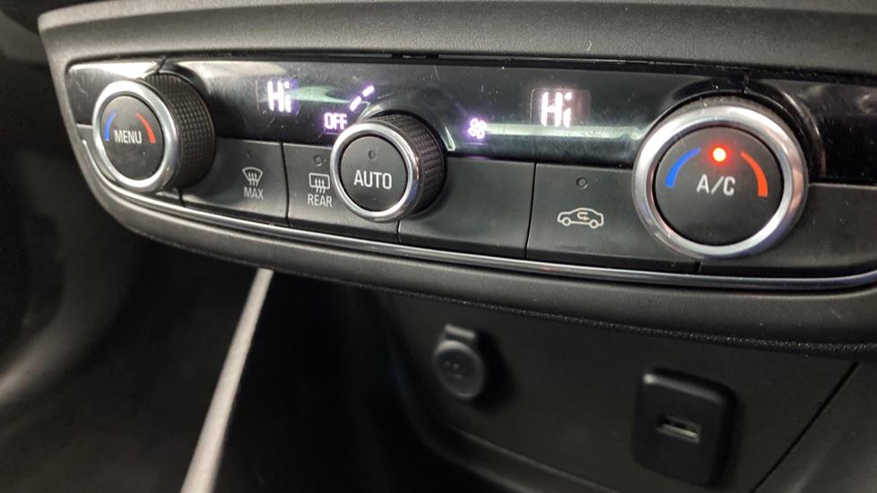 air conditioning and dual Climate control 