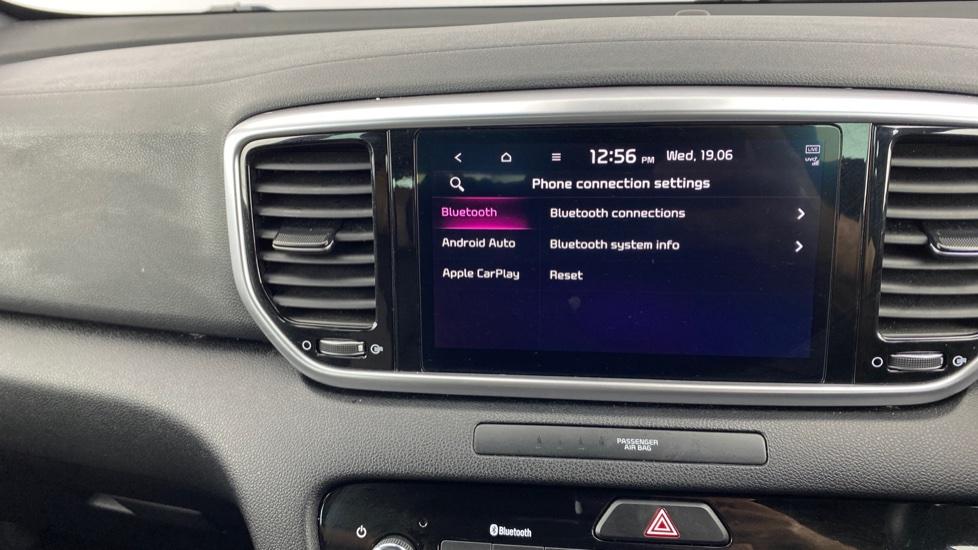 Apple Car Play & Android Auto