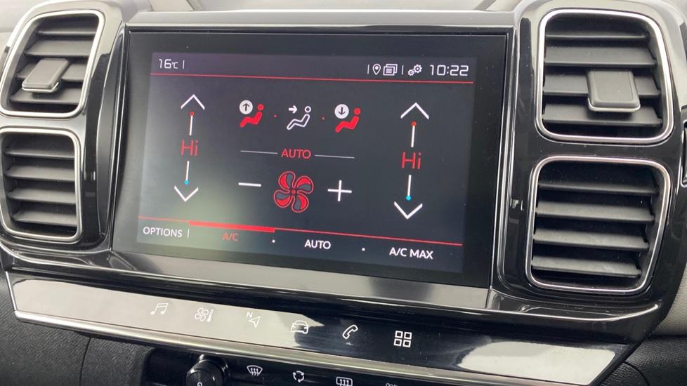 air conditioning and dual Climate control 